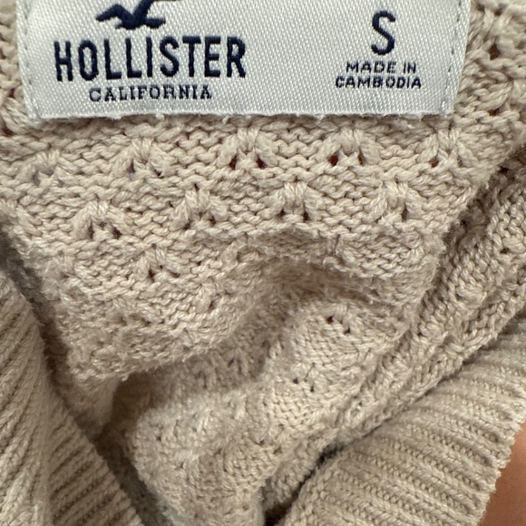 Hollister sweater - Picture 3 of 3
